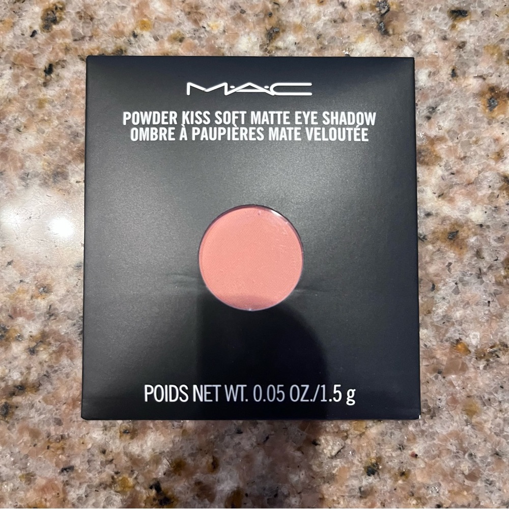 NWT Mac Cosmetics Powder Kiss Soft Matte Eye Shadow Refill Pan Strike A Pose